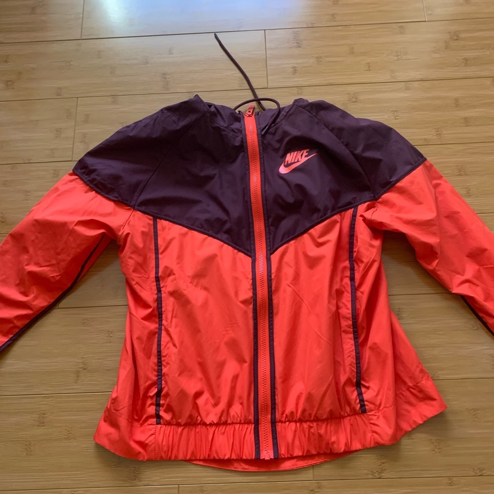 Red Nike windbreaker size L